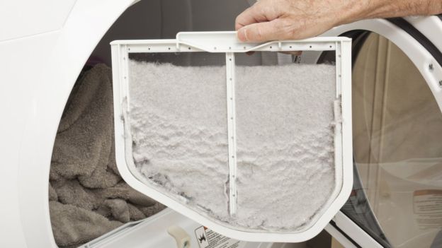 clean dryer vent screen - dryer vent cleaning service